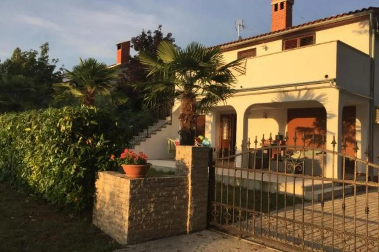 Apartments Matea In Finida Porec 1Km From The Beach 0*,  Hırvatistan