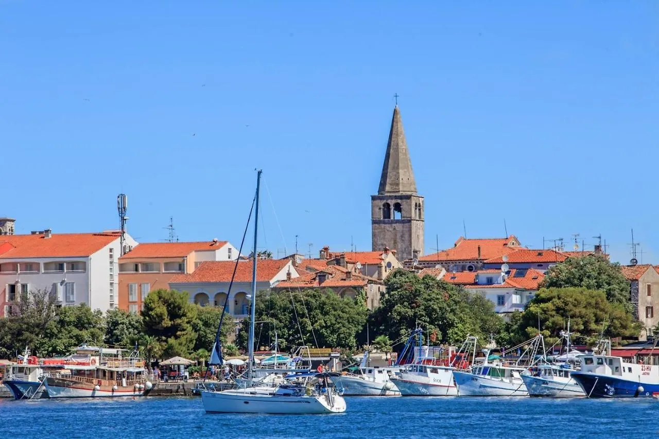 ゲストハウス Apartments Matea In Finida Porec 1Km From The Beach