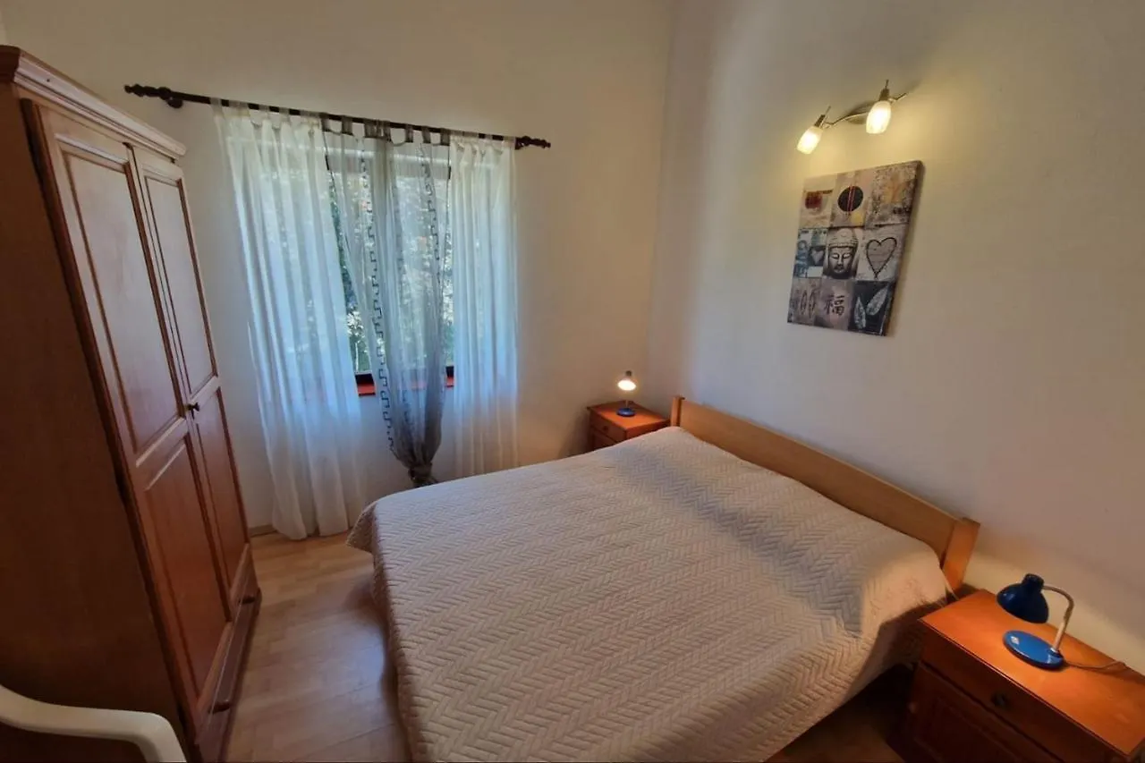 Apartments Matea In Finida Porec 1Km From The Beach Konukevi