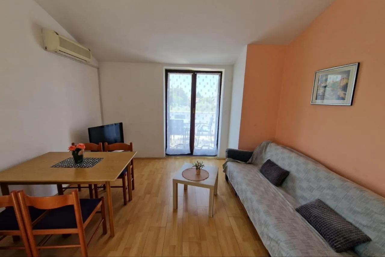 ゲストハウス Apartments Matea In Finida Porec 1Km From The Beach