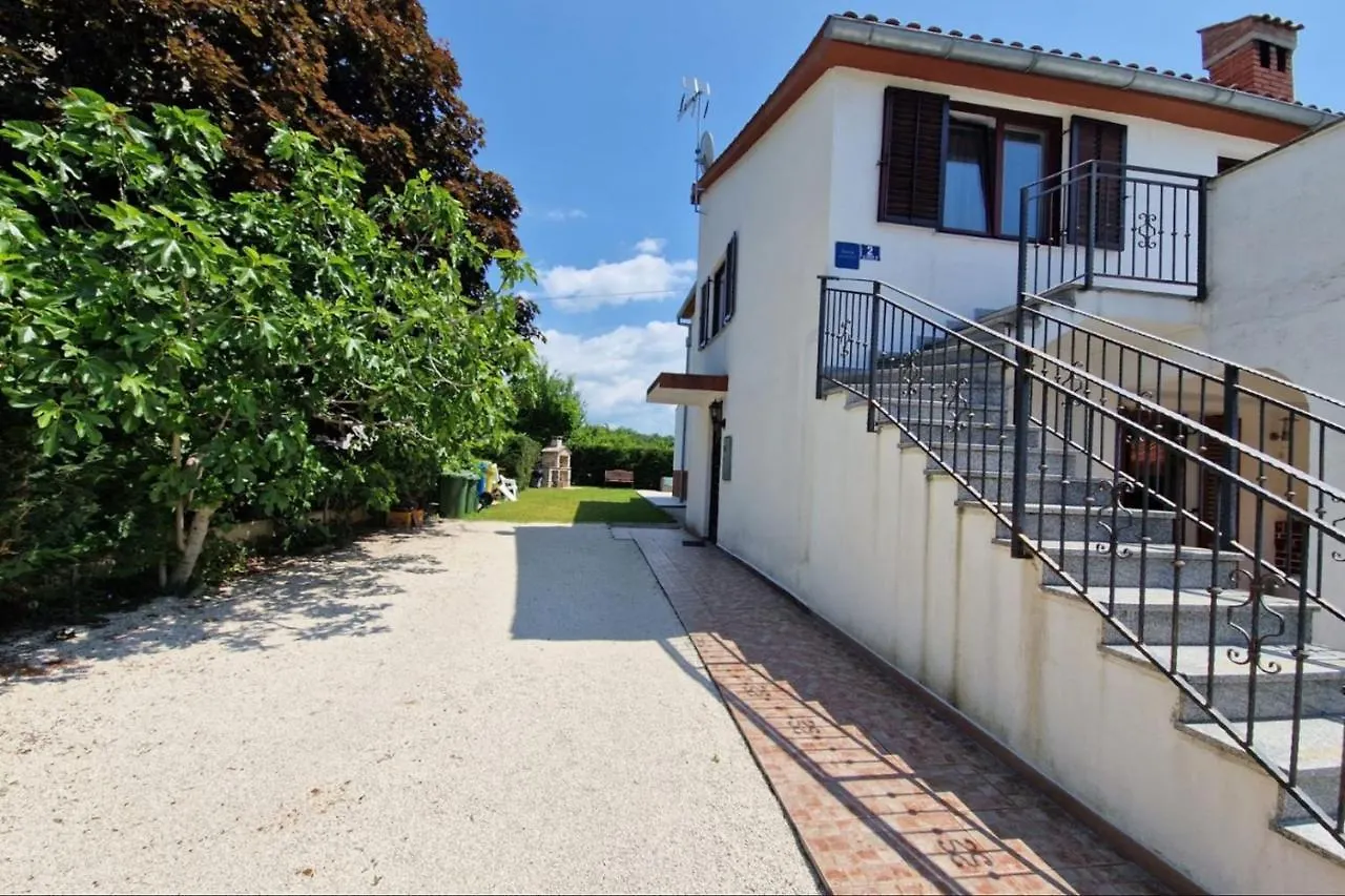 Apartments Matea In Finida Porec 1Km From The Beach クロアチア