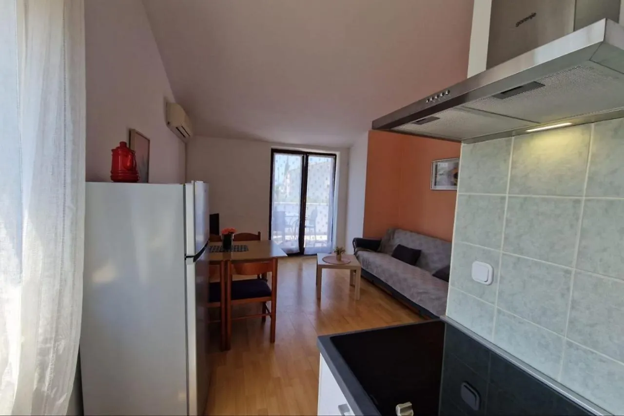 Apartments Matea In Finida Porec 1Km From The Beach Konukevi