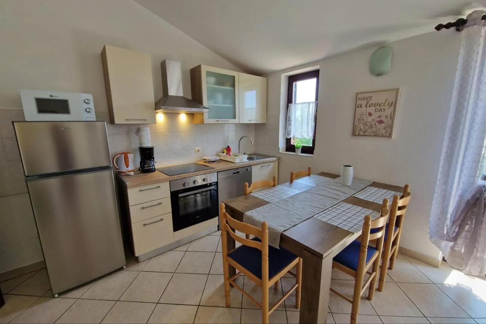 ゲストハウス Apartments Matea In Finida Porec 1Km From The Beach