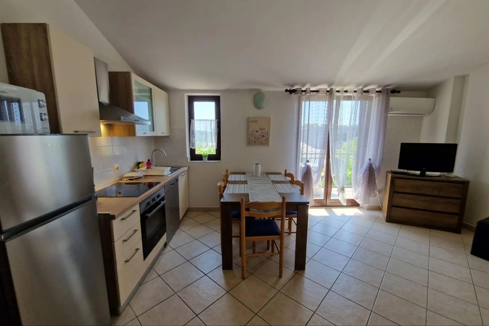 Apartments Matea In Finida Porec 1Km From The Beach