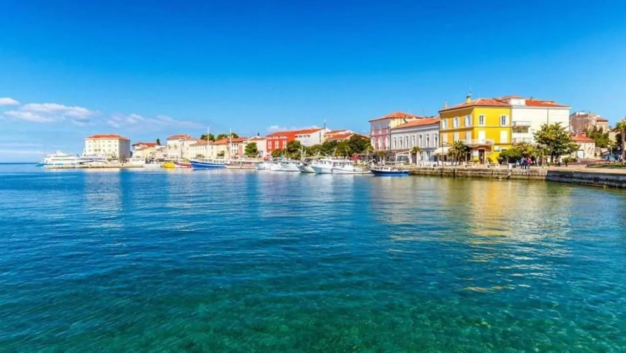 Apartments Matea In Finida Porec 1Km From The Beach Affittacamere