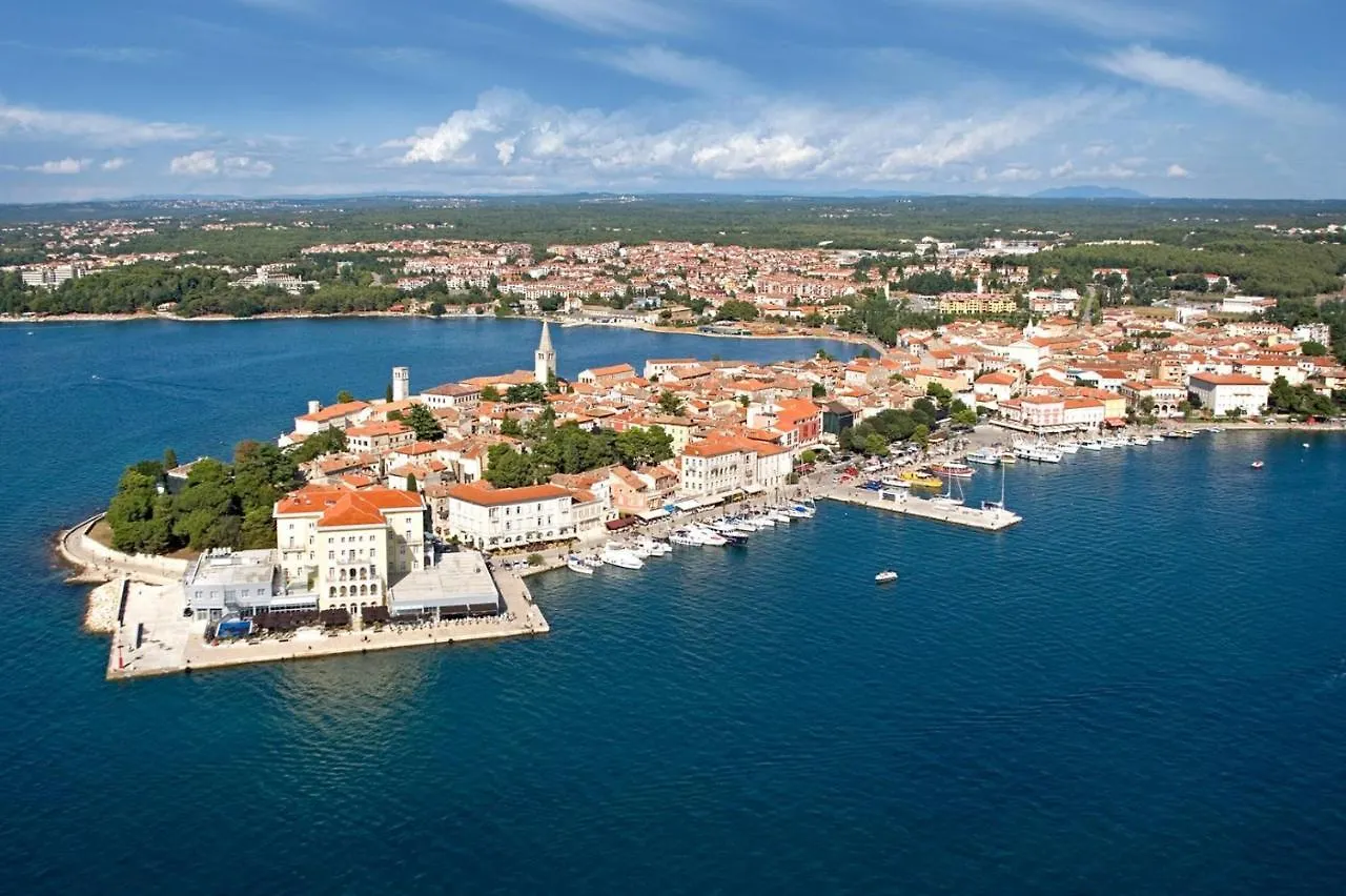 Apartments Matea In Finida Porec 1Km From The Beach